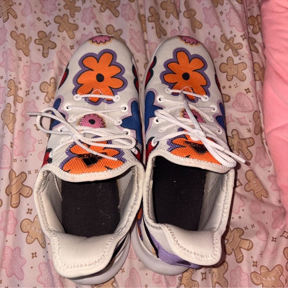 Adidas x Pharrell Williams flower trainers #PharrellWilliams - Picture 4 of 4